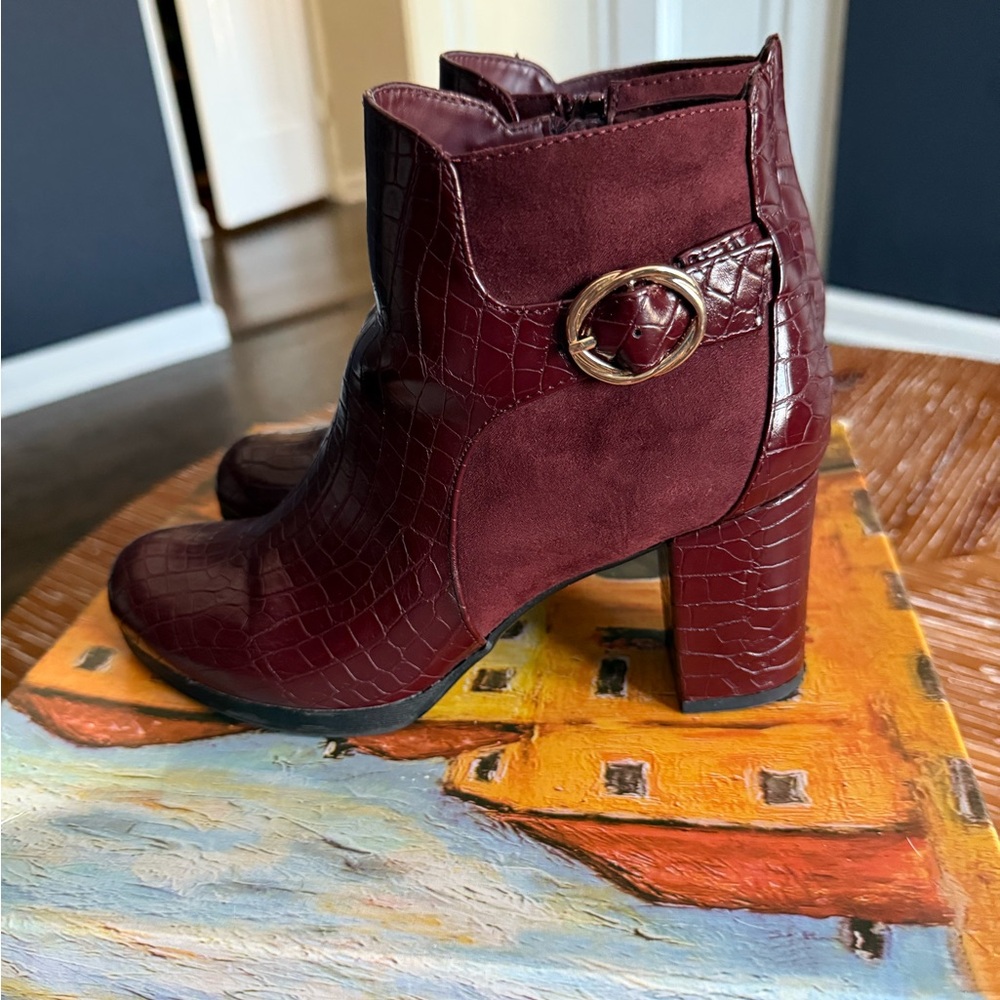 Bella Vita “Leann Buckle Bootie.” Great condition! Boots are burgundy in color.